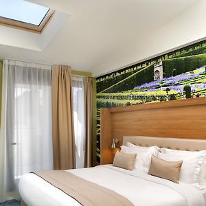 Suite "Eiffel Tower" met een King Size Bed